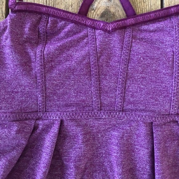 Lululemon tank with support size 6! - Picture 2 of 3